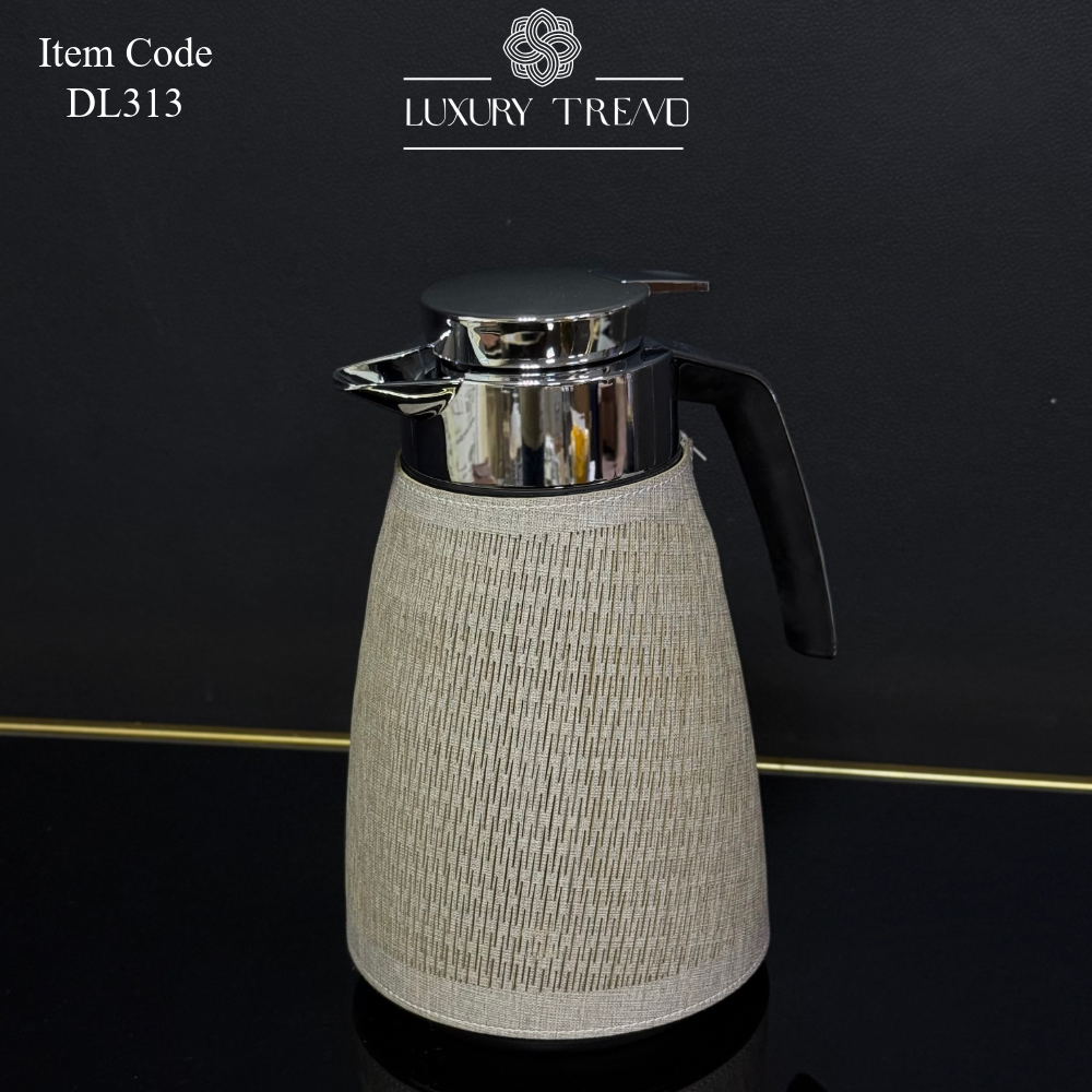 دلة زجاج مع جلد