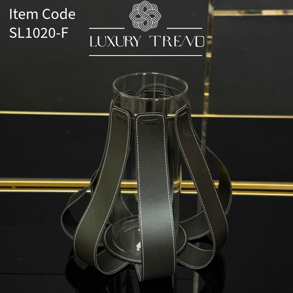 فازة ورد زجاج مع الجلد بتصميم مميز