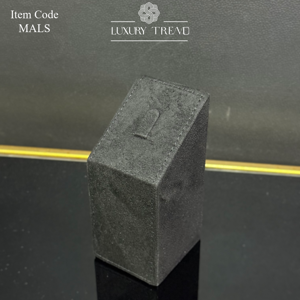 قطع لعرض الذهب (حلق-خاتم-اسوارة-دبلتين)