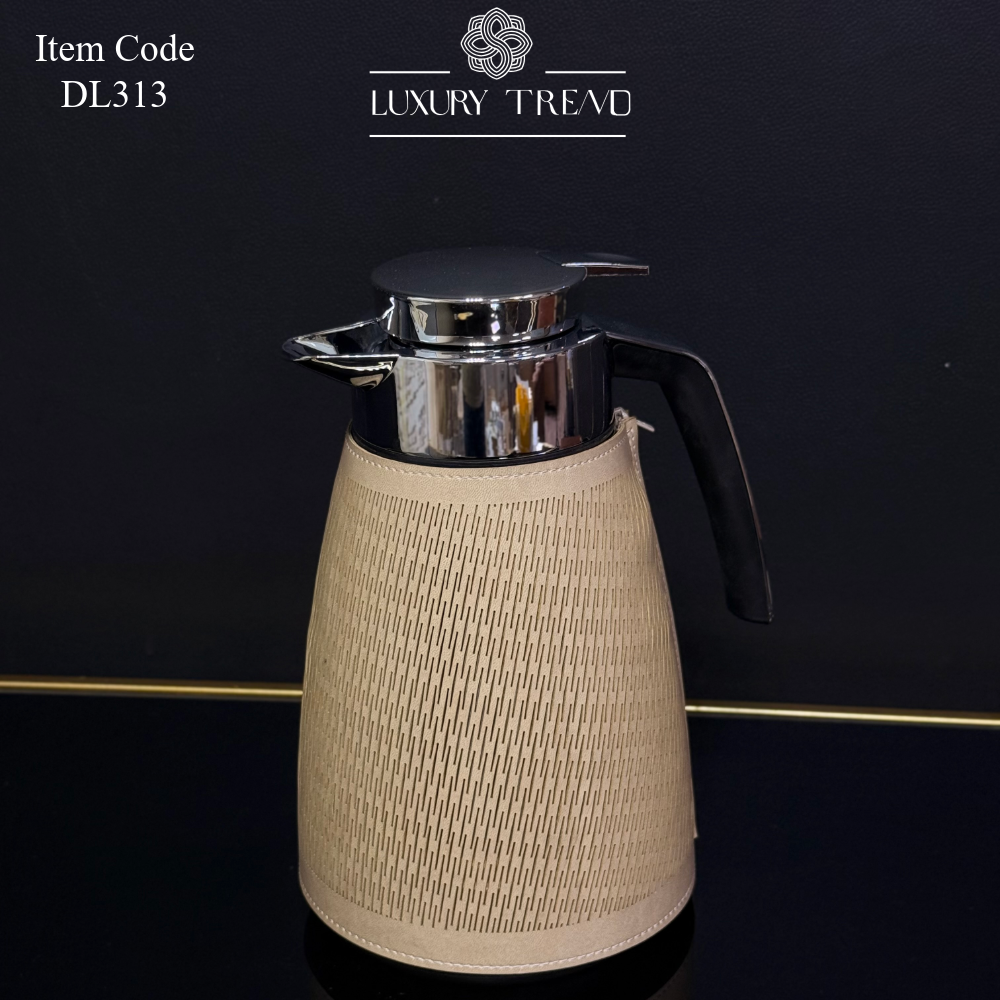 دلة زجاج مع جلد