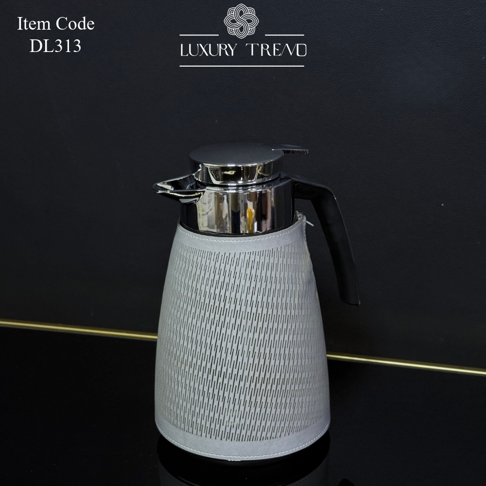 دلة زجاج مع جلد