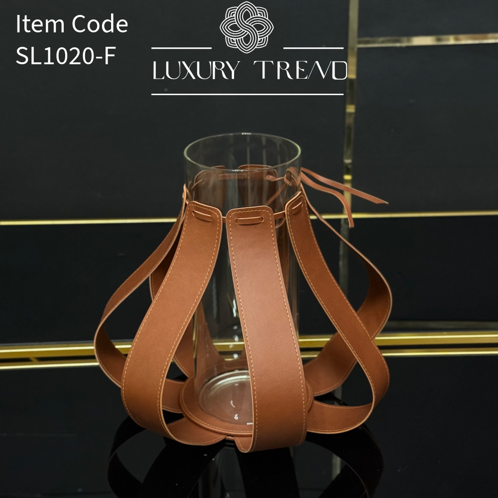 فازة ورد زجاج مع الجلد بتصميم مميز