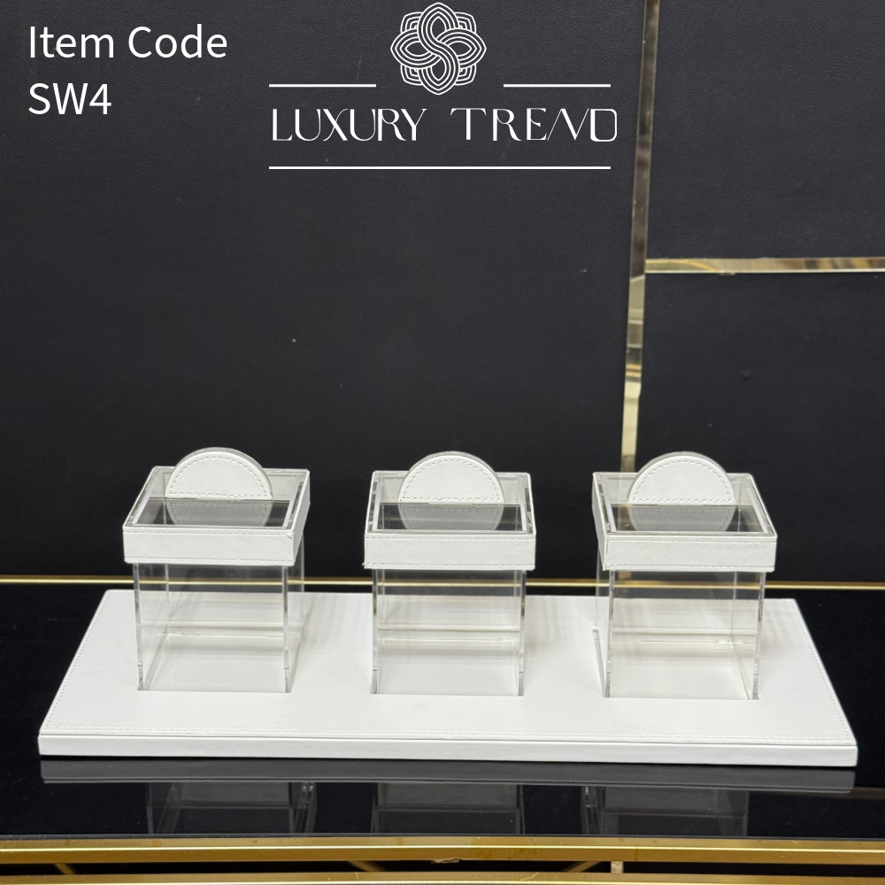 صينية جلد مع علب اكرلك لحفظ التمر والمكسرات